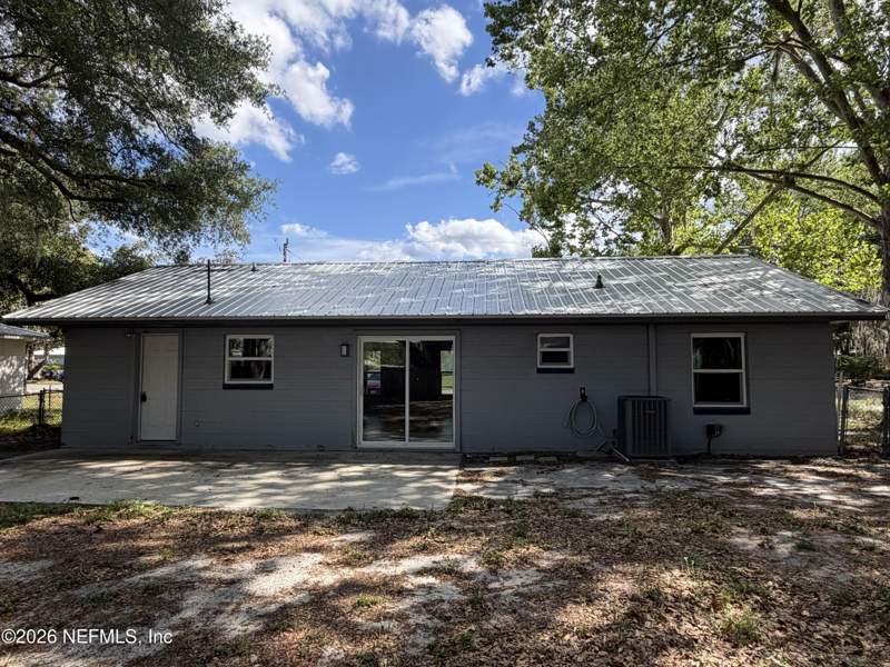 3 bedroom Single Family Residence at 1414 Roselle Avenue, Palatka, Palatka — photo 2