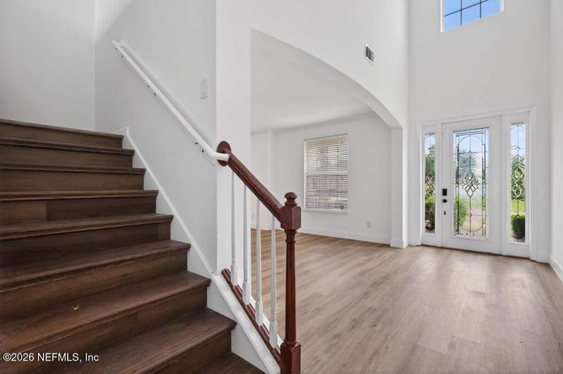 5 bedroom Single Family Residence at 10917 Dancing Rabbit Lane, Blue Lake Estates, Jacksonville — photo 3