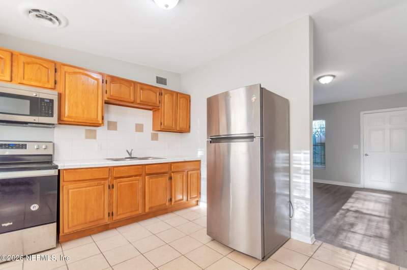 3 bedroom Single Family Residence at 6109 Strawflower Place, Magnolia Manor, Jacksonville — photo 3