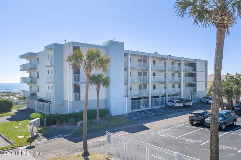 2 bedroom Condominium at 10 N 11th Avenue #102, Beachdrifter, Jacksonville Beach — photo 2