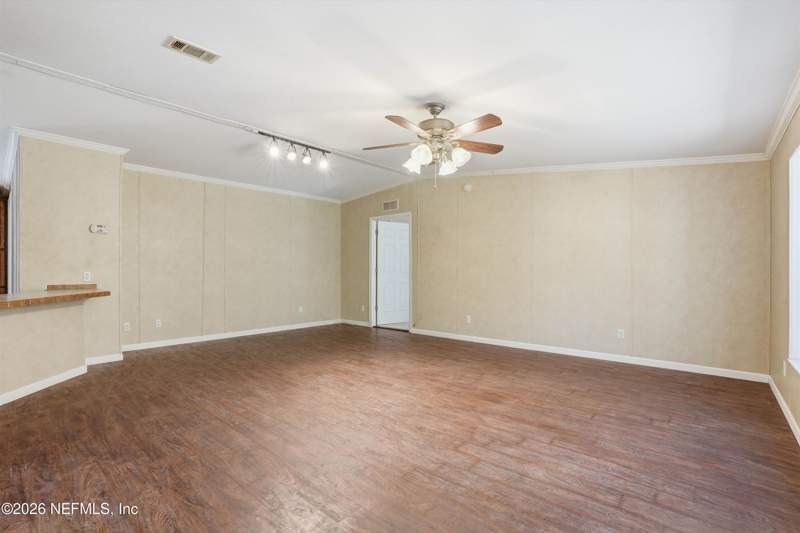 4 bedroom Manufactured Home at 5625 Caribbean Circle, Big Tree Lakes, Keystone Heights — photo 3