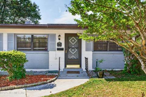 7638 Crest Drive, Jacksonville FL - photo 7 of 38