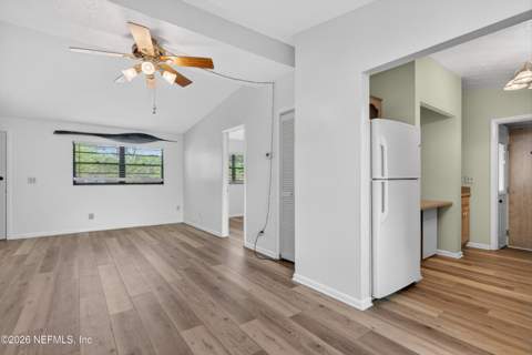 7638 Crest Drive, Jacksonville FL - photo 11 of 38