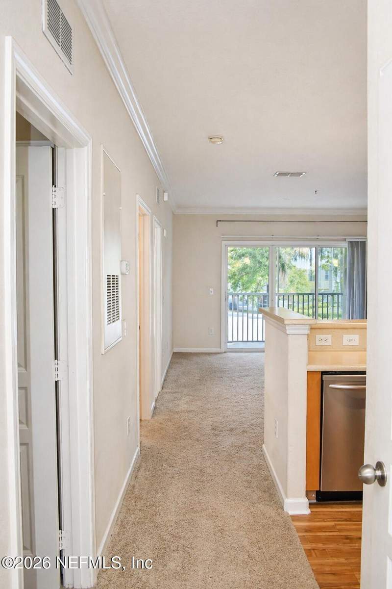 2 bedroom Condominium at 8290 Gate Parkway #141, Gardens Of Bridgehampton, Jacksonville — photo 2
