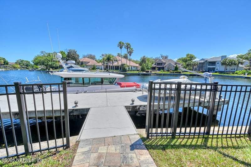 5 bedroom Single Family Residence at 13656 Charter Court, Queens Harbour Cc, Jacksonville — photo 4