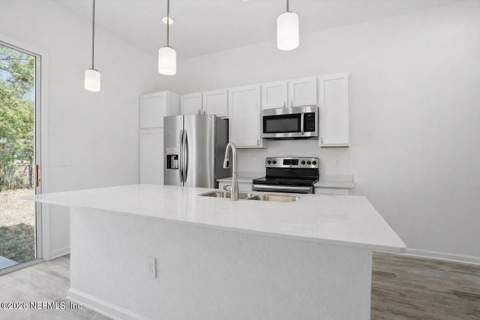 2985 Snell Street, Jacksonville FL - photo 10 of 35