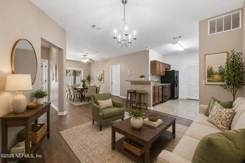 3680 Kirkpatrick Circle #4, Jacksonville FL - photo 8 of 43