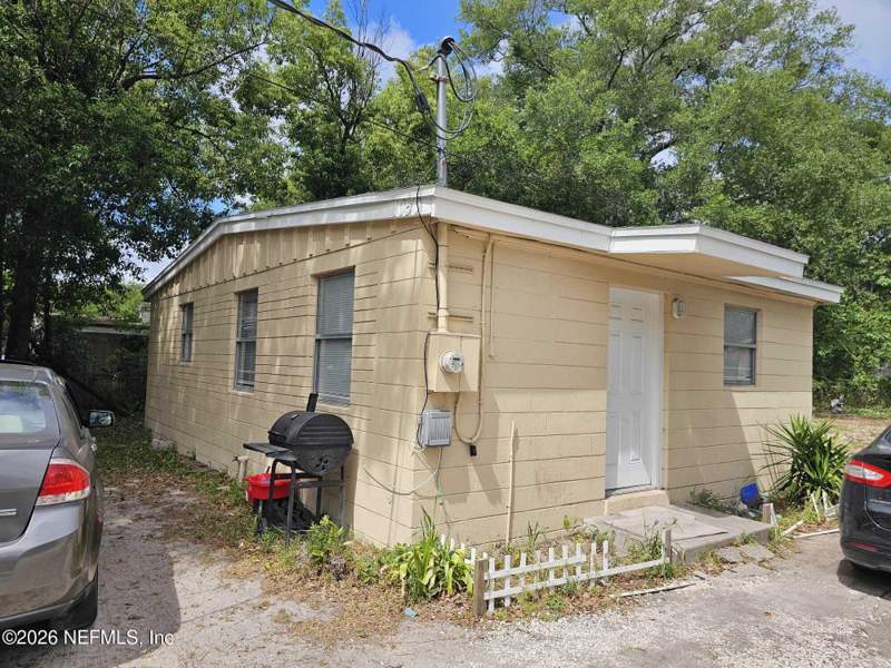 2 bedroom Single Family Residence at 10502 Wooster Drive, Highlands, Jacksonville — photo 2