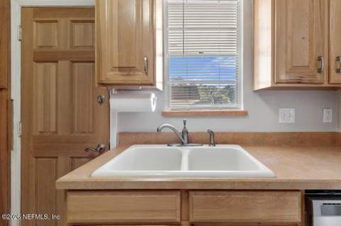 1618 El Camino Road #6, Jacksonville FL - photo 8 of 32