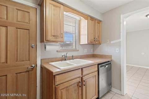 1618 El Camino Road #6, Jacksonville FL - photo 10 of 32
