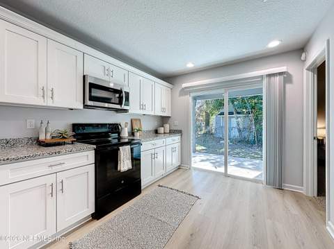 2432 W Edgewood Avenue, Jacksonville FL - photo 7 of 29