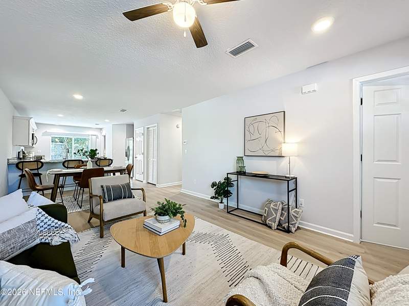 3 bedroom Single Family Residence at 2432 W Edgewood Avenue, Magnolia Gardens, Jacksonville — photo 4