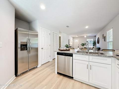 2432 W Edgewood Avenue, Jacksonville FL - photo 9 of 29