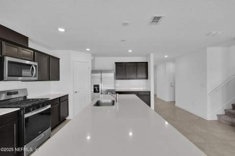 7076 Sandperch Street, Jacksonville FL - photo 9 of 35