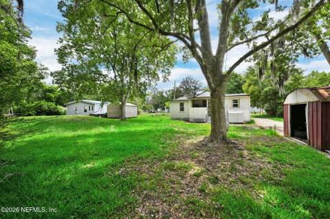 6947 Hunnicutt Lane, Jacksonville FL - photo 7 of 34