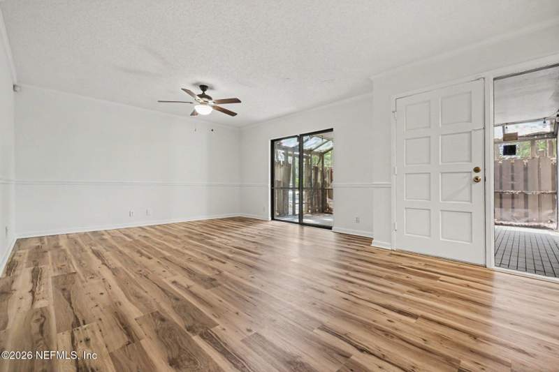 3 bedroom Townhouse at 10396 Bigtree Circle, Townhomes Of Big Tree, Jacksonville — photo 4