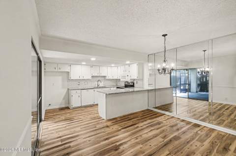 10396 Bigtree Circle, Jacksonville FL - photo 7 of 27