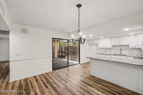 10396 Bigtree Circle, Jacksonville FL - photo 9 of 27