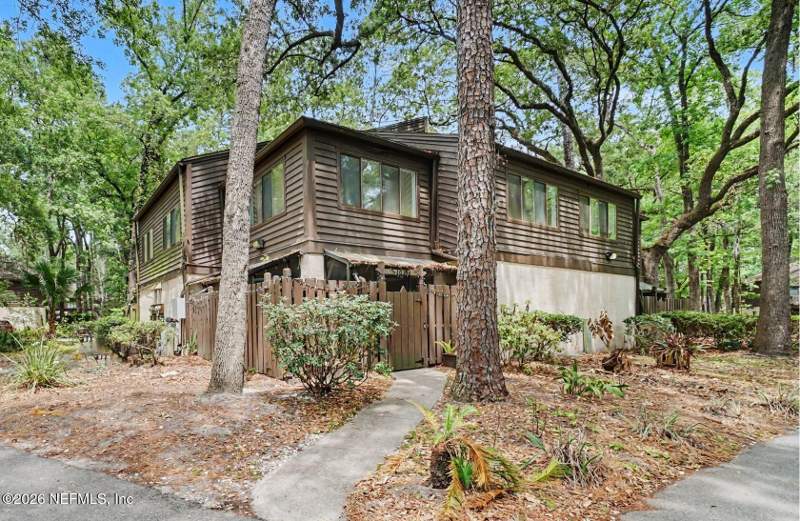 3 bedroom Townhouse at 10396 Bigtree Circle, Townhomes Of Big Tree, Jacksonville — photo 2