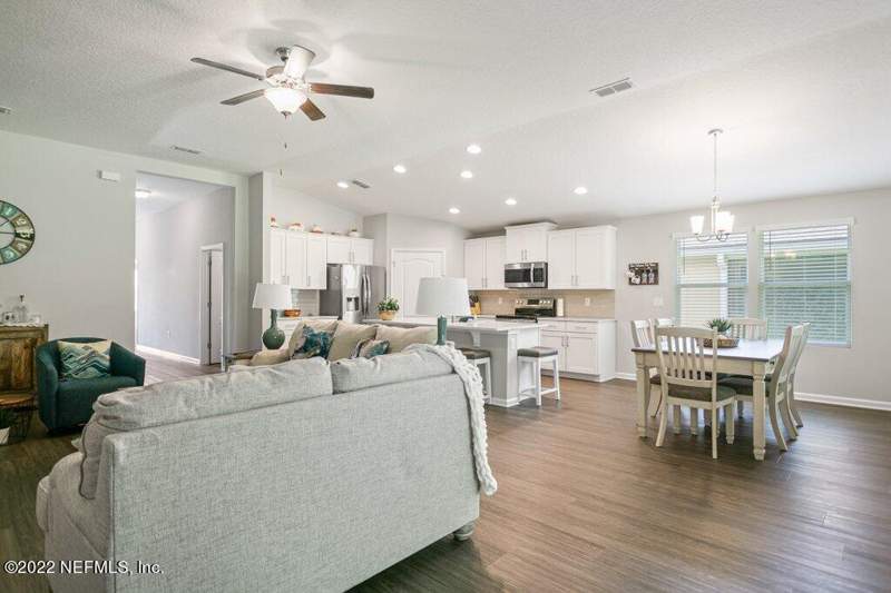 3 bedroom Single Family Residence at 1881 Sage Creek Place, Azalea Ridge, Middleburg — photo 2