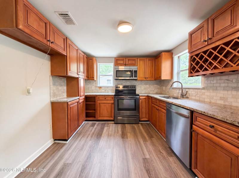 3 bedroom Single Family Residence at 7008 Thurston Road, Section Land, Jacksonville — photo 2