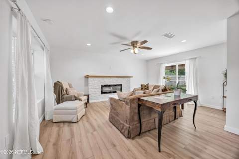 8924 Lopez Court, Jacksonville FL - photo 9 of 23