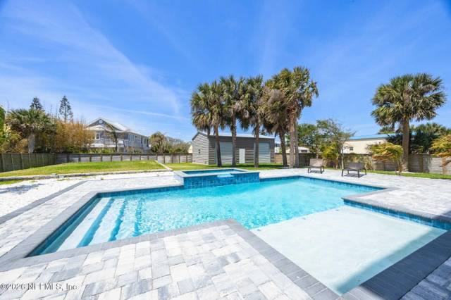 Gracys Crescent Beach