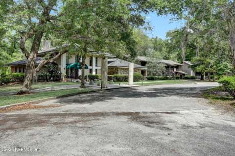 2954 Ravines Road, gated community for sale in Middleburg