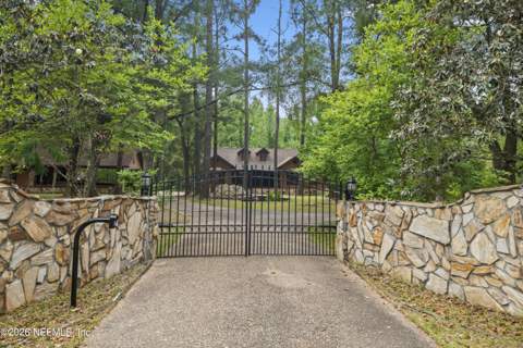 6967 Sharron Road, Green Cove Springs FL - photo 10 of 63