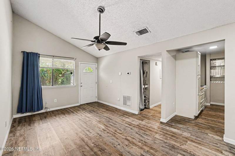 3 bedroom Townhouse at 2483 Whispering Woods Boulevard #3, Whispering Woods, Jacksonville — photo 4