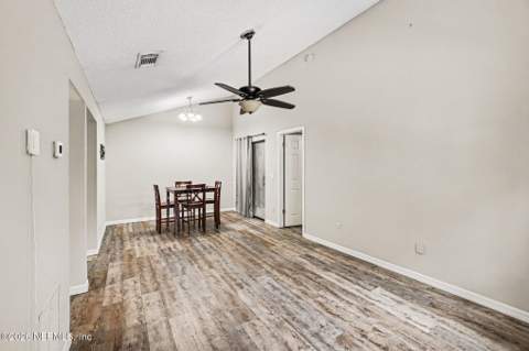 2483 Whispering Woods Boulevard #3, Jacksonville FL - photo 7 of 31