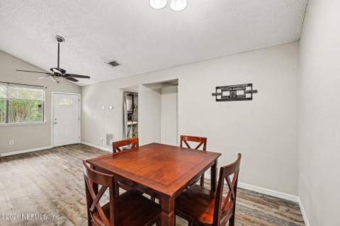2483 Whispering Woods Boulevard #3, Jacksonville FL - photo 9 of 31