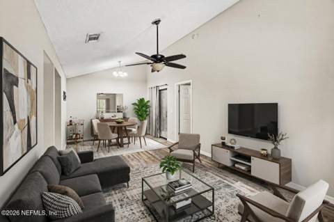 2483 Whispering Woods Boulevard #3, Jacksonville FL - photo 6 of 31