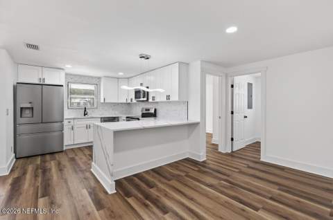 4020 Forest Boulevard, Jacksonville FL - photo 8 of 29