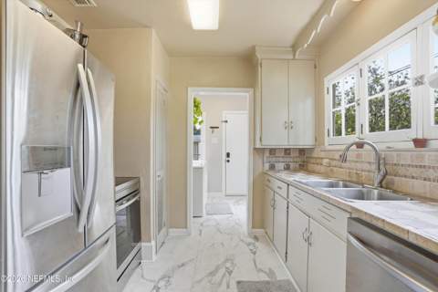 3655 Randall Street, Jacksonville FL - photo 12 of 29