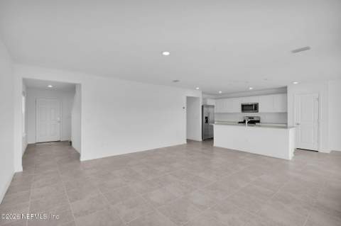 7087 Sandperch Street, Jacksonville FL - photo 13 of 33