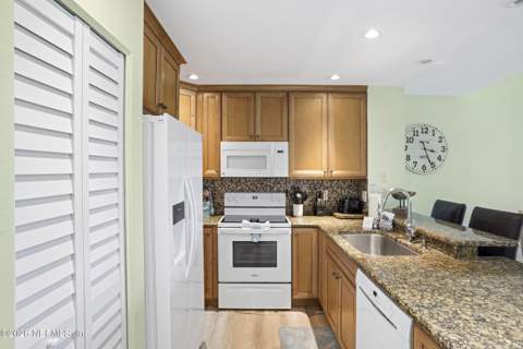107 Village Del Lago Circle, St. Augustine Beach FL - photo 10 of 42