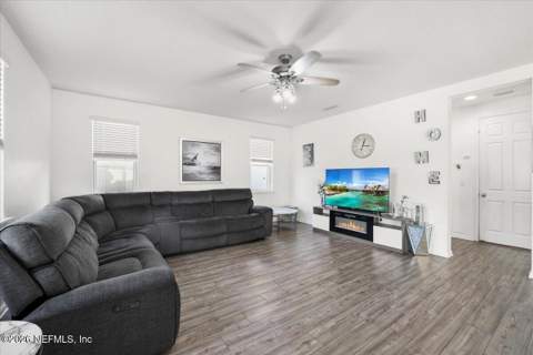2948 Laurel Springs Drive, Green Cove Springs FL - photo 7 of 57