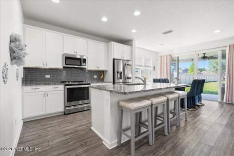 2948 Laurel Springs Drive, Green Cove Springs FL - photo 12 of 57