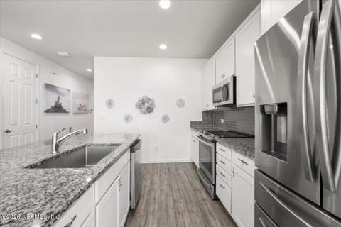 2948 Laurel Springs Drive, Green Cove Springs FL - photo 13 of 57