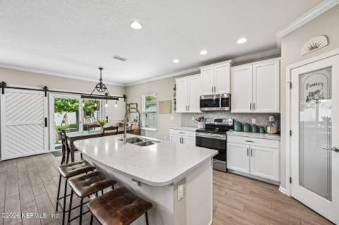 15694 Chir Pine Drive, Jacksonville FL - photo 16 of 61