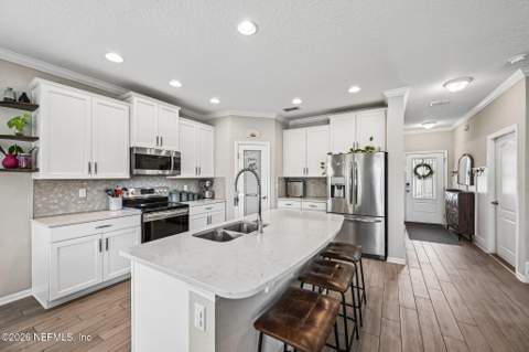 15694 Chir Pine Drive, Jacksonville FL - photo 17 of 61