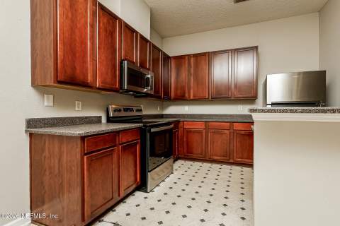 9750 Hazel Lake Drive, Jacksonville FL - photo 9 of 21