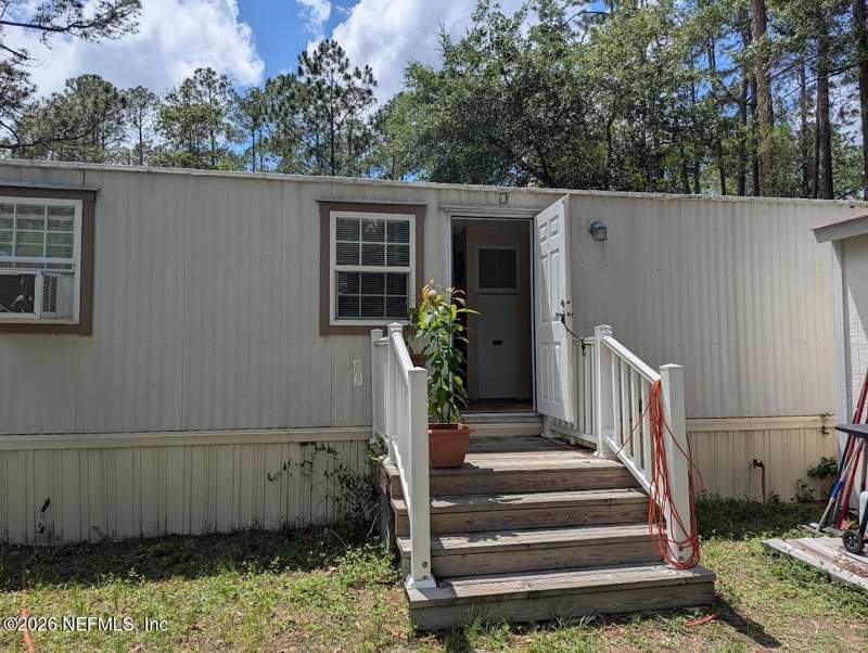 2 bedroom Manufactured Home at 104 Moore Avenue, Interlachen Lakes Estates, Interlachen — photo 2