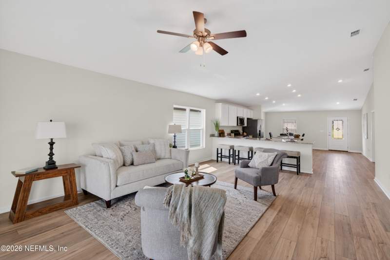 3 bedroom Single Family Residence at 6912 Myrtle Oak Road, Villages Of Westport, Jacksonville — photo 4