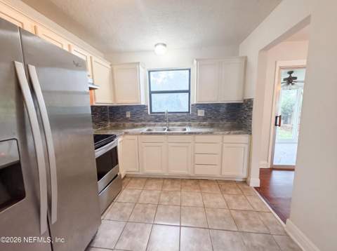 7520 Altus Drive, Jacksonville FL - photo 7 of 18