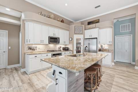 14627 Crystal View Lane, Jacksonville FL - photo 13 of 57