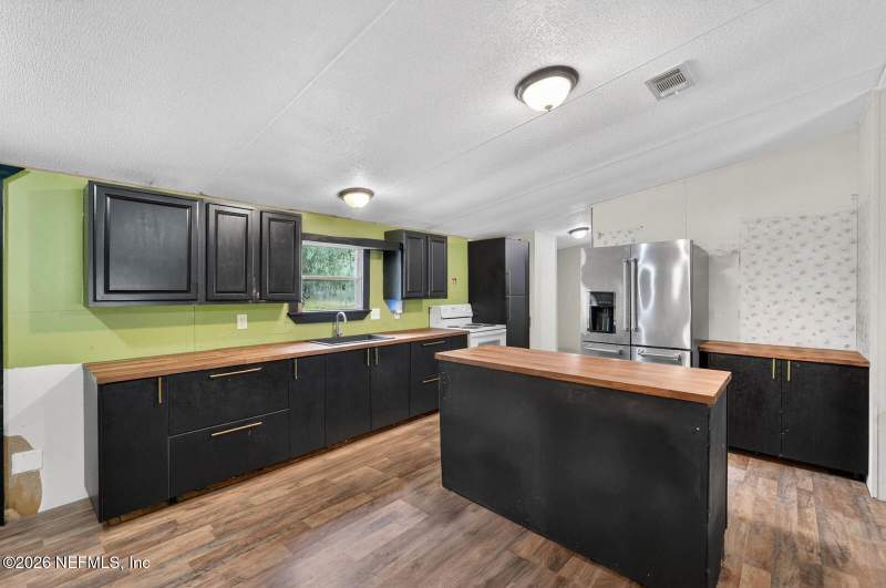 4 bedroom Manufactured Home at 134 Windy Hills Road, Hawthorn, Hawthorne — photo 3