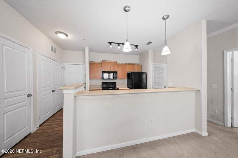 1 bedroom Condominium at 8290 Gate Parkway #311, Gardens Of Bridgehampton, Jacksonville — photo 4