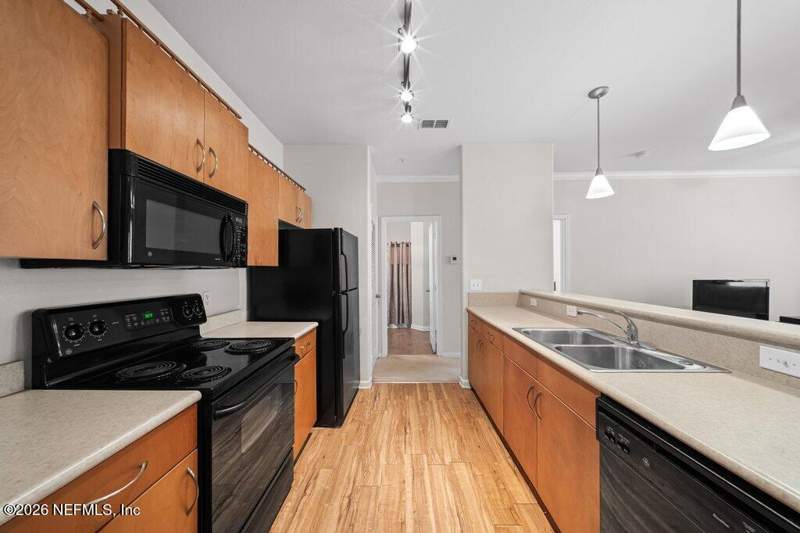 1 bedroom Condominium at 8290 Gate Parkway #311, Gardens Of Bridgehampton, Jacksonville — photo 5